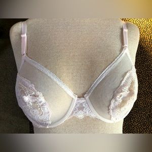 NWOT Pretty pale pink Olga bra!